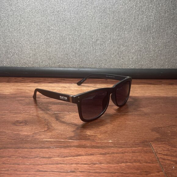 Kenneth Cole Reaction Mens Rectangle Matte Black Sunglass KC1401 - Picture 1 of 7